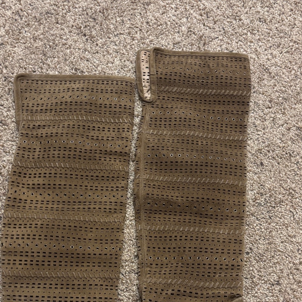 Donald J Pliner Devya Over-The-Knee Perforated Boots Size 7 - Picture 4 of 8